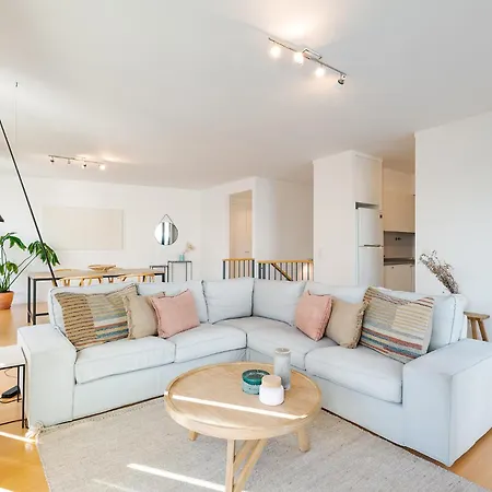 Penthouse For The Lovers - Parking & Views Lisbon