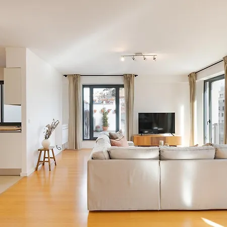 Penthouse For The Lovers - Parking & Views Apartment
