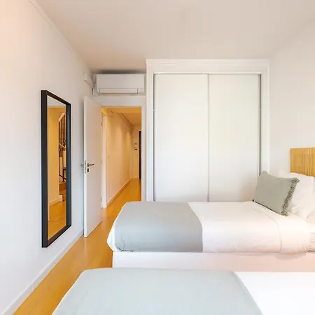 Penthouse For The Lovers - Parking & Views Lisbon