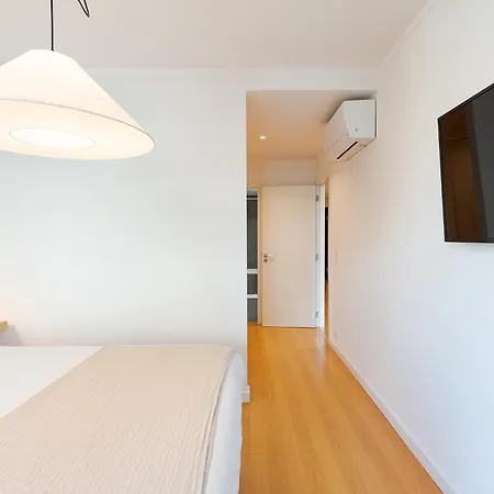 Penthouse For The Lovers - Parking & Views Apartment *